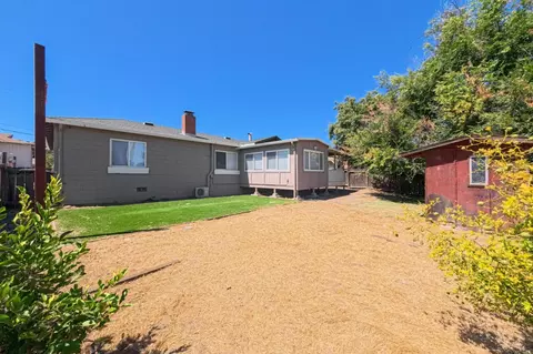 Exterior - 229 Crest St, Antioch, CA 94509 photo 7 of 10