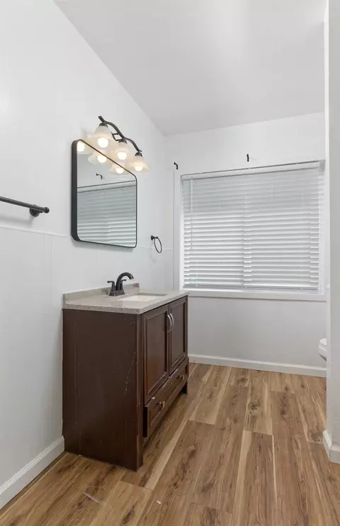 Bath - 229 Crest St, Antioch, CA 94509 photo 2 of 2