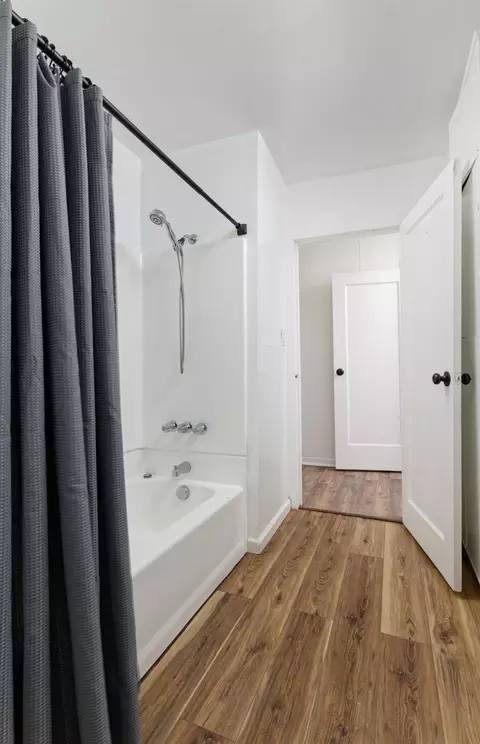 Bath - 229 Crest St, Antioch, CA 94509 photo 1 of 2