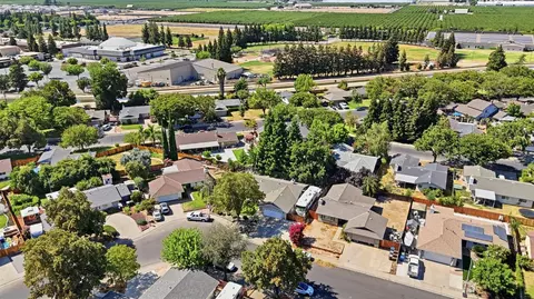View/Area - 933 Guava Dr, Modesto, CA 95356 photo 2 of 7