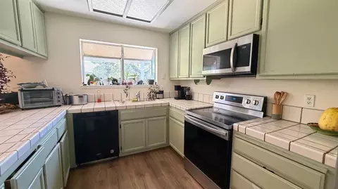 Kitchen - 4504 Endicott Dr, Salida, CA 95368 photo 4 of 5
