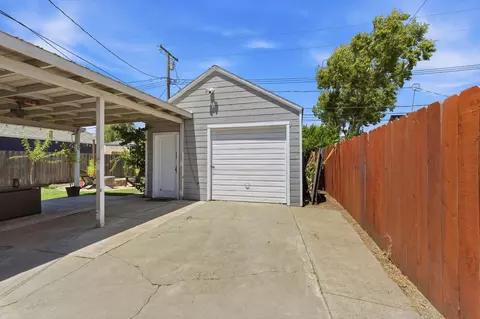 Exterior - 327 Eureka Ave, Lodi, CA 95240 photo 2 of 6