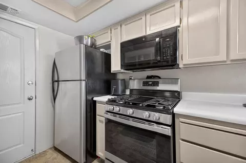 Kitchen - 3605 Sylvan Meadows Ct, Modesto, CA 95356 photo 3 of 4