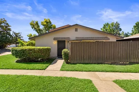 8828 Sawtelle Way #A, Sacramento, CA 95826