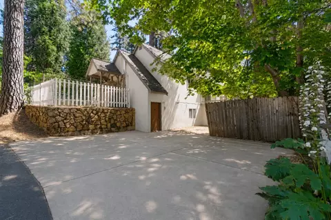 4934 Cedar Dr, Camino, CA 95709