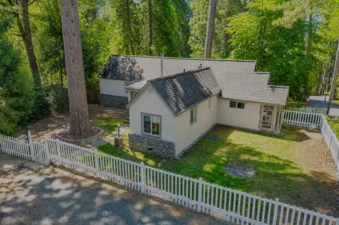 4934 Cedar Dr, Camino, CA 95709