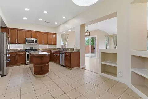 Kitchen - 1014 Foxfire Dr, Manteca, CA 95337 photo 2 of 11