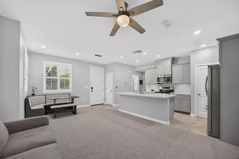 5301 E Commerce Way #68101, Sacramento, CA 95835