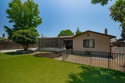 Exterior - 1877 18th St, Olivehurst, CA 95961 photo 13 of 14