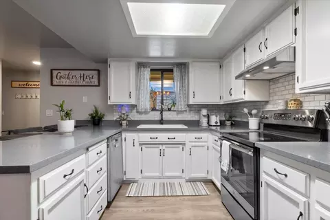 Kitchen - 1877 18th St, Olivehurst, CA 95961 photo 2 of 3
