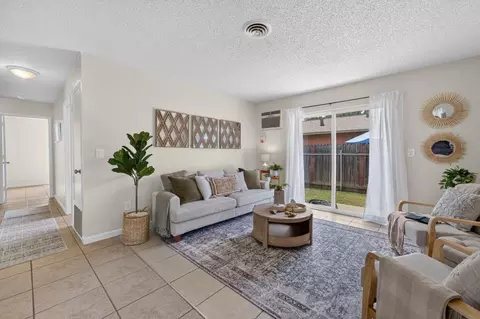 Living - 502 3rd St, Wheatland, CA 95692 photo 2 of 4
