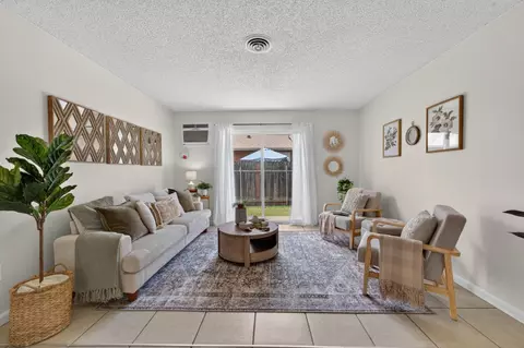 Living - 502 3rd St, Wheatland, CA 95692 photo 3 of 4