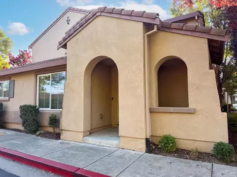 1966 Cook Ct, Woodland, CA 95776
