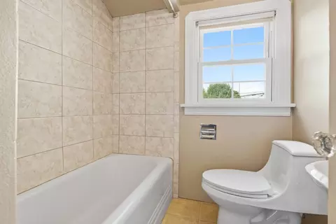 Bath - 205 Maynell Ave, Modesto, CA 95354 photo 3 of 3