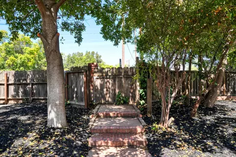 Exterior - 205 Maynell Ave, Modesto, CA 95354 photo 10 of 14