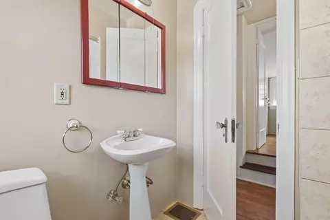 Bath - 205 Maynell Ave, Modesto, CA 95354 photo 2 of 3