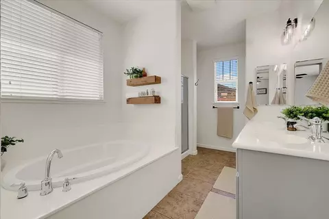 Bath - 53 Nettle Ct, Oakley, CA 94561 photo 2 of 3