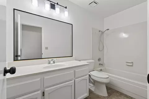 Bath - 6186 Springview Dr, Rocklin, CA 95677 photo 1 of 2