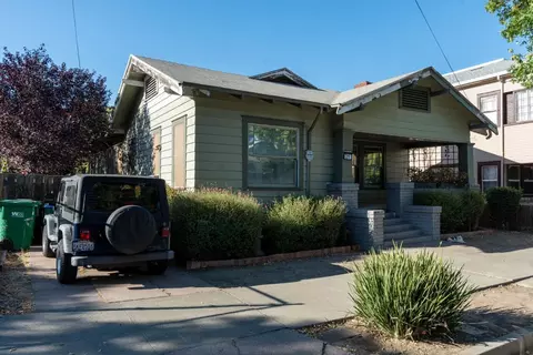Exterior - 211 E Willow St, Stockton, CA 95202 photo 2 of 6