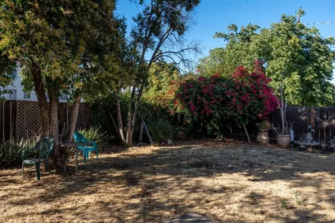 Exterior - 211 E Willow St, Stockton, CA 95202 photo 6 of 6