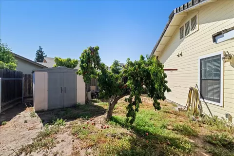 Exterior - 2143 Locust Ct, Hughson, CA 95326 photo 12 of 13