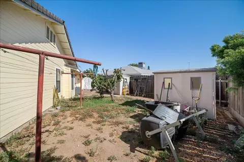 Exterior - 2143 Locust Ct, Hughson, CA 95326 photo 11 of 13