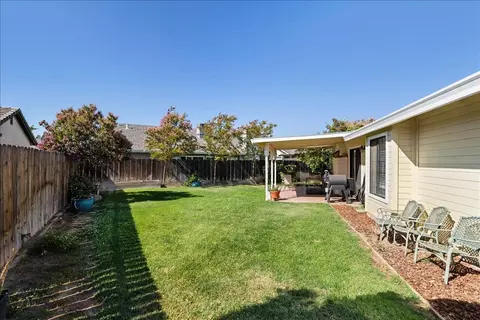 Exterior - 2143 Locust Ct, Hughson, CA 95326 photo 10 of 13