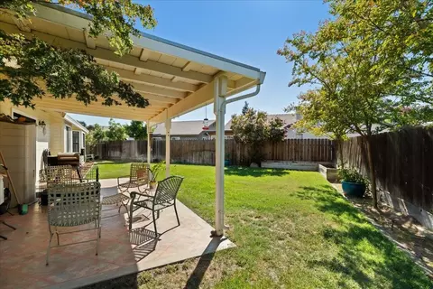 Exterior - 2143 Locust Ct, Hughson, CA 95326 photo 6 of 13