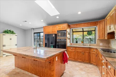 Kitchen - 2143 Locust Ct, Hughson, CA 95326 photo 3 of 8
