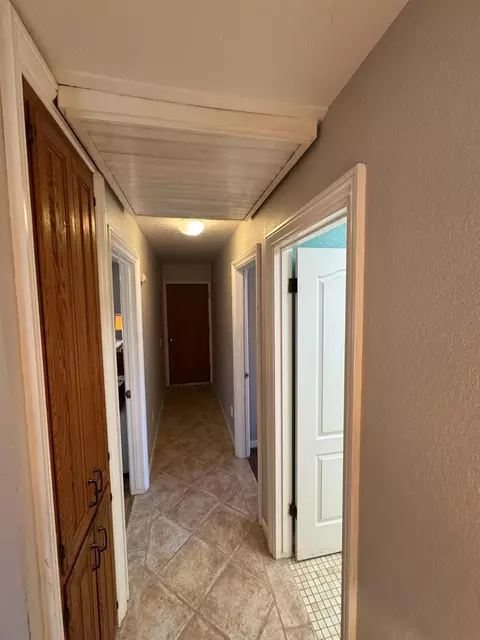 Entry Way - 2143 Locust Ct, Hughson, CA 95326 photo 6 of 6