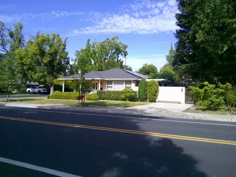 Exterior - 1020 Sycamore Ave, Modesto, CA 95350 photo 10 of 18