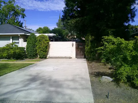 Exterior - 1020 Sycamore Ave, Modesto, CA 95350 photo 11 of 18