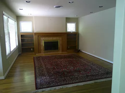 Living - 1020 Sycamore Ave, Modesto, CA 95350 photo 6 of 7
