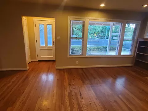 Living - 1020 Sycamore Ave, Modesto, CA 95350 photo 5 of 7