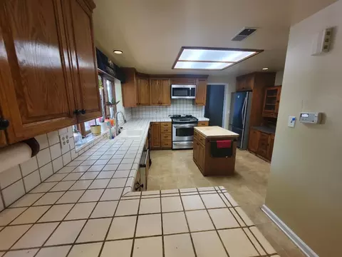 Kitchen - 1020 Sycamore Ave, Modesto, CA 95350 photo 2 of 3