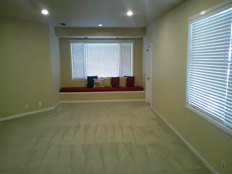 Living - 1020 Sycamore Ave, Modesto, CA 95350 photo 7 of 7