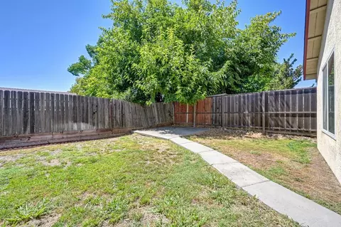 Exterior - 7613 Black Bear Dr, Antelope, CA 95843 photo 10 of 17