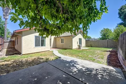 Exterior - 7613 Black Bear Dr, Antelope, CA 95843 photo 14 of 17