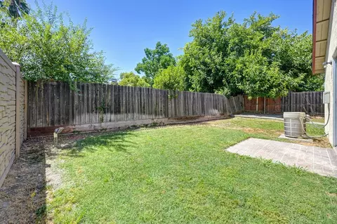 Exterior - 7613 Black Bear Dr, Antelope, CA 95843 photo 16 of 17