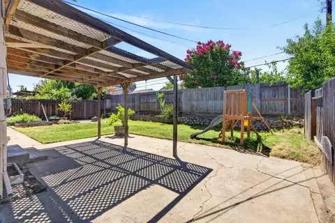 Exterior - 6430 Belgrove Way, Carmichael, CA 95608 photo 2 of 3