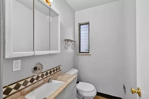 Bath - 6430 Belgrove Way, Carmichael, CA 95608 photo 1 of 3