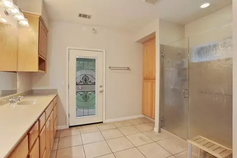 Bath - 18172 E Brovelli Ln, Linden, CA 95236 photo 3 of 3