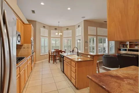 Kitchen - 18172 E Brovelli Ln, Linden, CA 95236 photo 3 of 7
