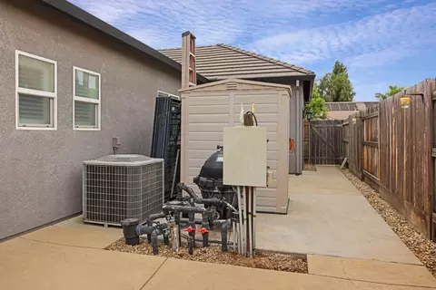 Exterior - 18172 E Brovelli Ln, Linden, CA 95236 photo 15 of 22
