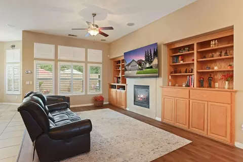 Living - 18172 E Brovelli Ln, Linden, CA 95236 photo 3 of 6