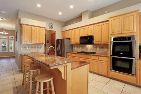 Kitchen - 18172 E Brovelli Ln, Linden, CA 95236 photo 7 of 7