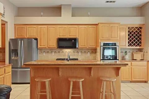 Kitchen - 18172 E Brovelli Ln, Linden, CA 95236 photo 1 of 7
