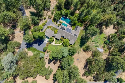 View/Area - 983 Coyote Hill Rd, Colfax, CA 95713 photo 3 of 6
