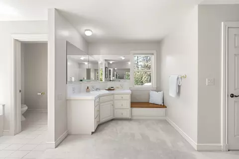 Bath - 983 Coyote Hill Rd, Colfax, CA 95713 photo 4 of 11