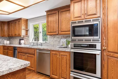 Kitchen - 983 Coyote Hill Rd, Colfax, CA 95713 photo 3 of 6